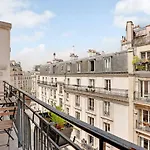 Beau T2 Avec Balcon Montmartre