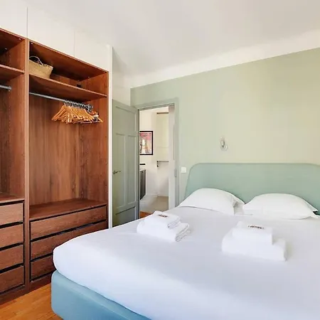 Beau T2 Avec Balcon Montmartre Parigi
