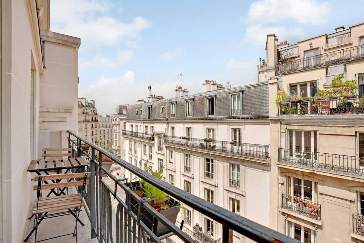 Appartamento Beau T2 Avec Balcon Montmartre Parigi